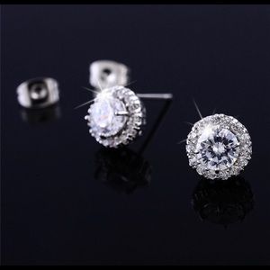 18k White Gold Diamond Earrings